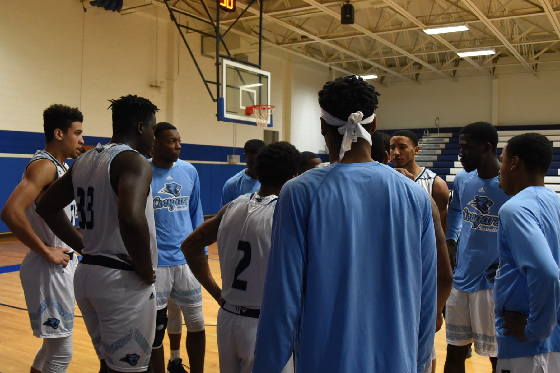 Men's Hoops Loses At The Buzzer