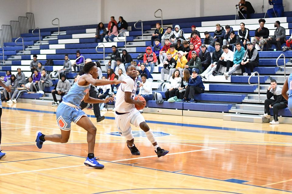 Cougars Slip By Seahawks
