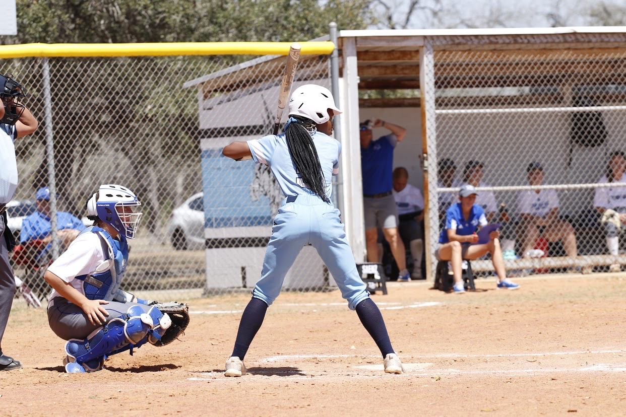 Cougars Split with Nationally Ranked Coyotes at Home